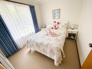 Stunning 180 degree River Derwent and Hobart View! - 1