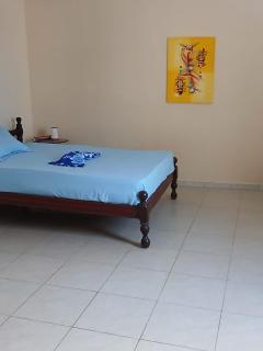 Chambre calme avec clim et Wifi sur Dakar - 2