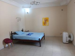 Chambre calme avec clim et Wifi sur Dakar - 5