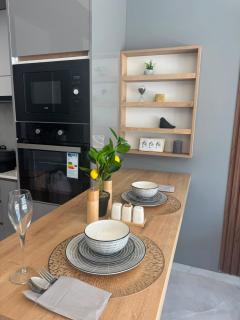 Elegant Ground Floor Studio - 5