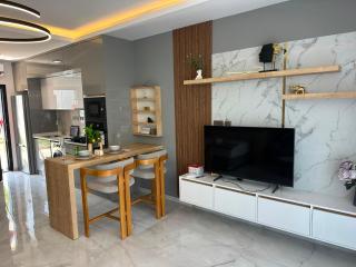 Elegant Ground Floor Studio - 4