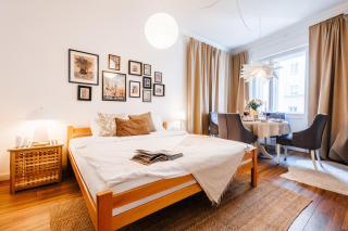 Art Home with balcony, 5 min to Republic Square - 8