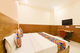 FabHotel Royal Inn II - 3