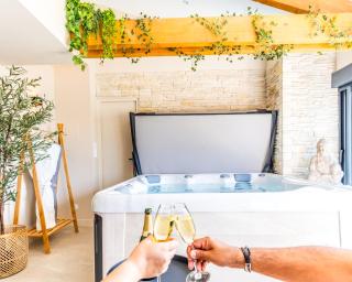 La Zen Room - Jacuzzi - Home cinema - Parking - Borne Electrique - 2
