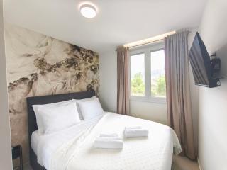 MonLux studio- FREE Public Parking-Easy Walk to the Center - 0