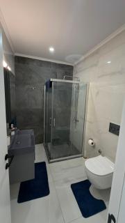 Modern Studio with Pool - 1
