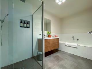 Spacious Modern Launceston Home with Views- Near CBD & Hospital - 2