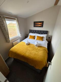 Stunning Woolacombe Seaview 3 Bedroom Caravan - 2
