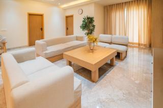Amaltas by RedOlive2BHK30min MedantaDwarka Exp - 2