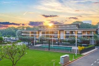 Lagoon Glow - Waterfront Sunsets and Poolside Days - Darwin - 4