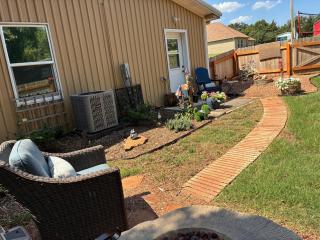 Private cabin mins to OSU and Tumbleweeds Pets yes - 3