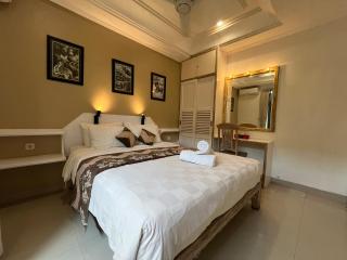 Kuta Blue Lagoon 5 bedrooms Villa near beach and airport - 3