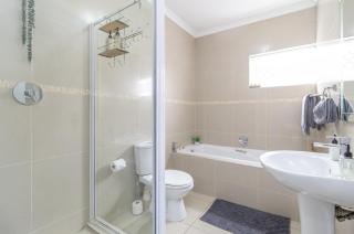 Blue Lily Haven Cape Town Self Catering Home - 6