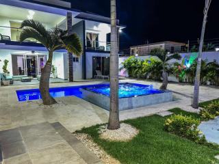 10BR Luxury Villa Private Pool - 4