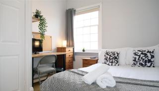 Seymour Townhouse by Serviced Living Liverpool - 9