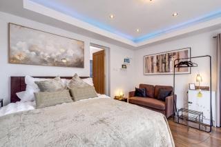 Studio Apartment with Free Parking & WiFi - 8