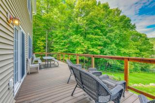 Dog-Friendly Family Haven Minutes From Burlington! - 7