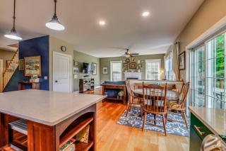 Dog-Friendly Family Haven Minutes From Burlington! - 4