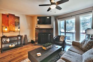 Mountain Views! Hot TubPool Walk to Lifts & Main1 - 8