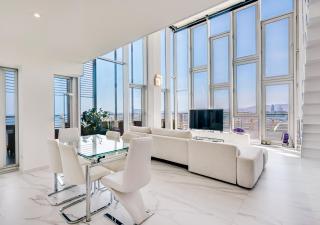 Penthouse With The Best Views! - 9