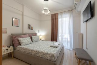 Anastasia's Stylish Apartment 5' from the center! - 0