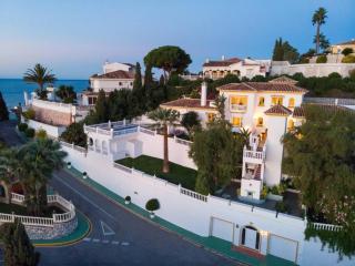 Large Family Villa 500m From Beach with Stunning Views - 6