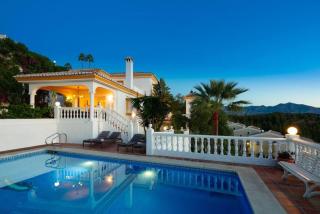 Large Family Villa 500m From Beach with Stunning Views - 5