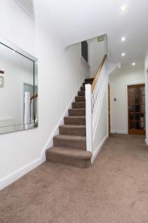 Grovehall House - Sleeps 7 - 4 Bedrooms - 4
