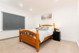 Grovehall House - Sleeps 7 - 4 Bedrooms - 1