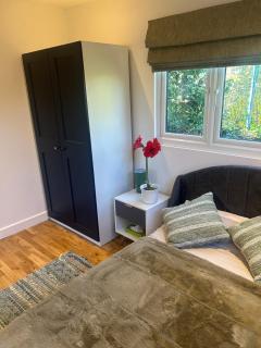 Stunning boutique Garden house Brand new - 9