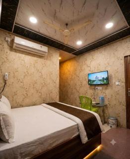 Arivoo Manya Hotel and Dormitory - 5