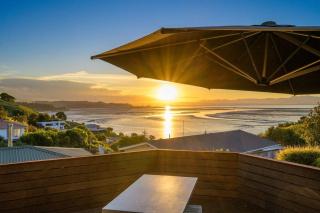 Sea Views and Sunsets in Nelson - Nelson - 9