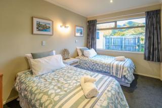 Sea Views and Sunsets in Nelson - Nelson - 1