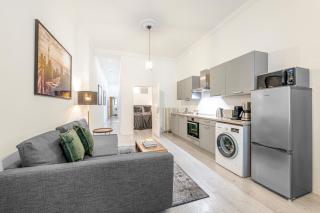 The Lohmeyerstr lI - Group Flat in Central Berlin, Family-Friendly, 2BR, 4- 6 Guests - 0