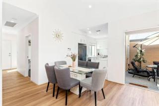 Sunlit Perth Home - Near Beach, Parks & Shops - 7