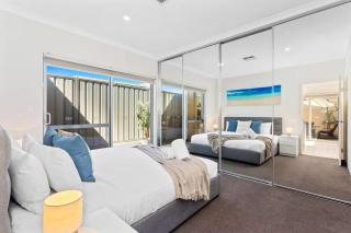 Sunlit Perth Home - Near Beach, Parks & Shops - 5