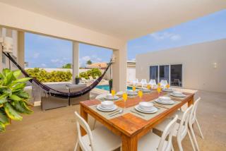 Close to best beaches - 9