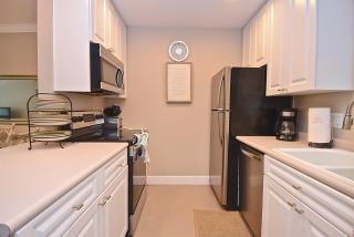 Walk to Siesta Beach, 2BR2Bath, Heated Pool - 8