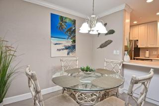 Walk to Siesta Beach, 2BR2Bath, Heated Pool - 5