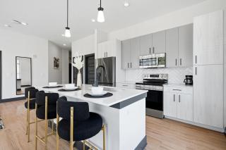 12 mins to World Cup 2BD Luxury Corner Suite - 8