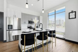 12 mins to World Cup 2BD Luxury Corner Suite - 3