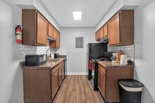 Warm & Welcoming Furnished Apartment - 8