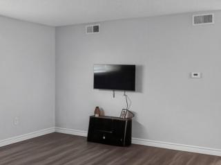 Warm & Welcoming Furnished Apartment - 5