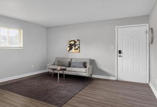 Modern Furnished Home Away from Home - 3