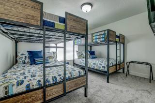 Private Hot Tub, Fire Pit, BBQ, Heated Pool - Near Zion - 5