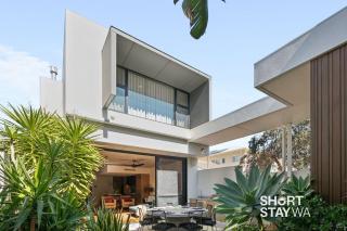 Luxe Coastal Oasis in Cottesloe | Walk to Beach - 6