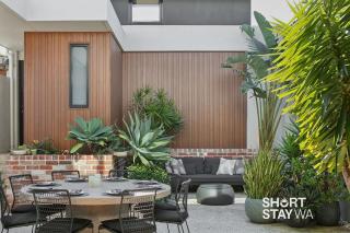 Luxe Coastal Oasis in Cottesloe | Walk to Beach - 5