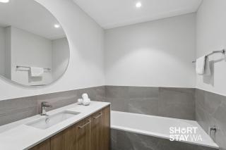 Luxe Coastal Oasis in Cottesloe | Walk to Beach - 3