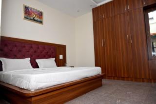 Emerald Nest Cozy 2BHK Hill Apartment - 7