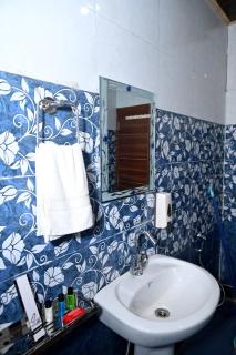 Emerald Nest Cozy 2BHK Hill Apartment - 6